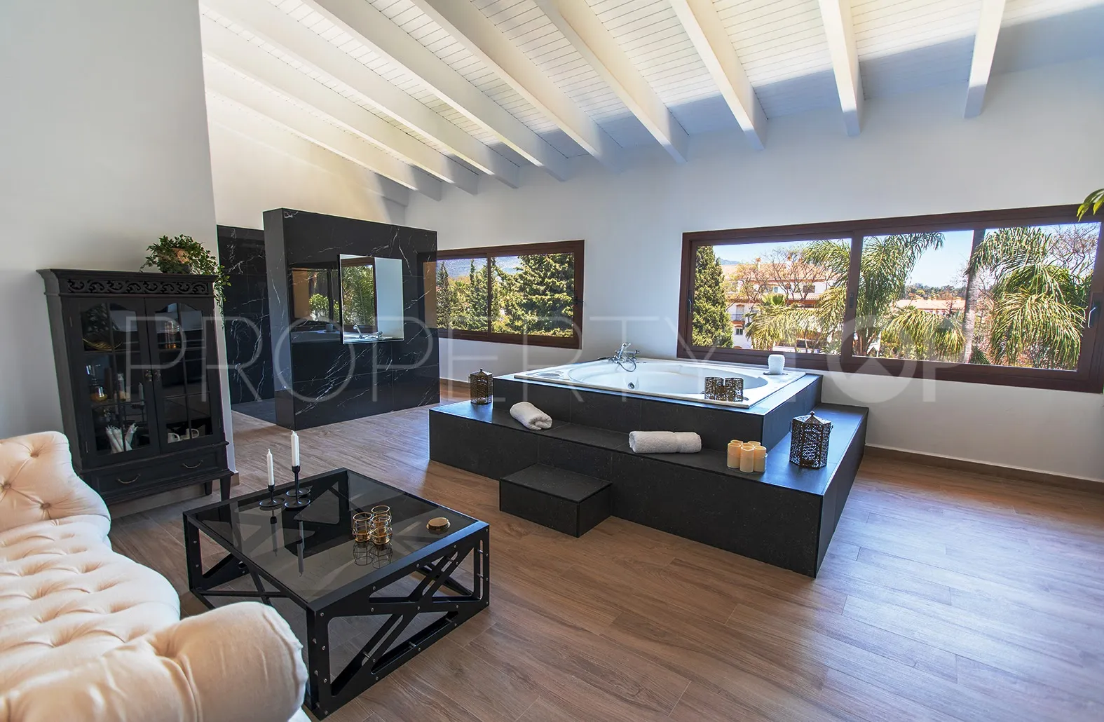 Atalaya de Rio Verde villa for sale