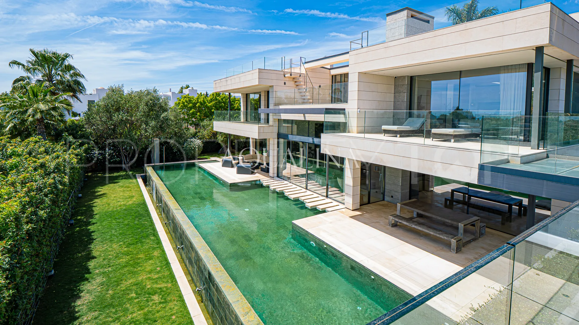 Villa for sale in Las Lomas del Marbella Club
