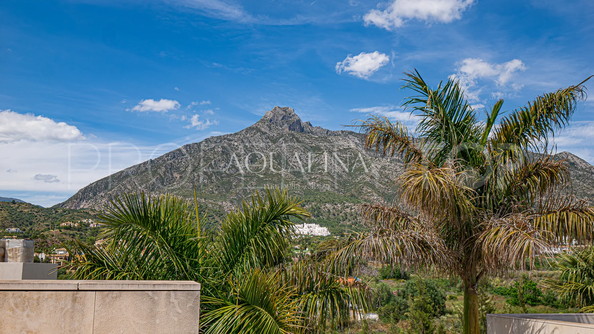 Villa for sale in Las Lomas del Marbella Club