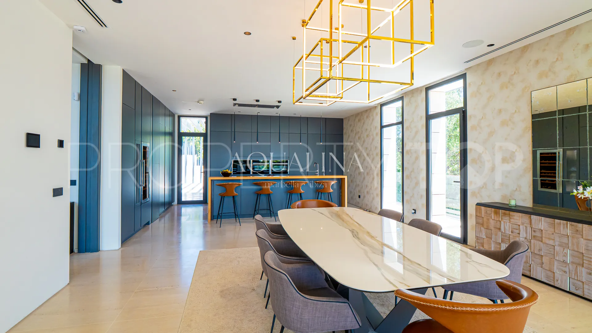 Villa for sale in Las Lomas del Marbella Club