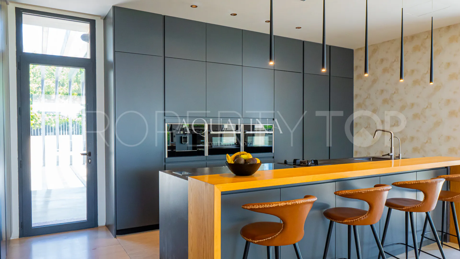 Villa for sale in Las Lomas del Marbella Club