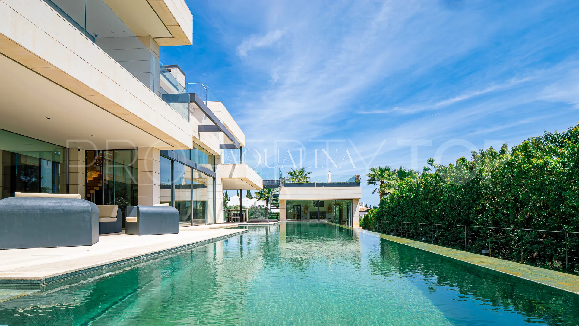 Villa for sale in Las Lomas del Marbella Club