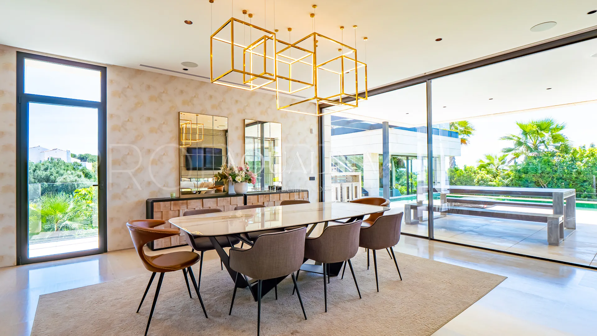 Villa for sale in Las Lomas del Marbella Club