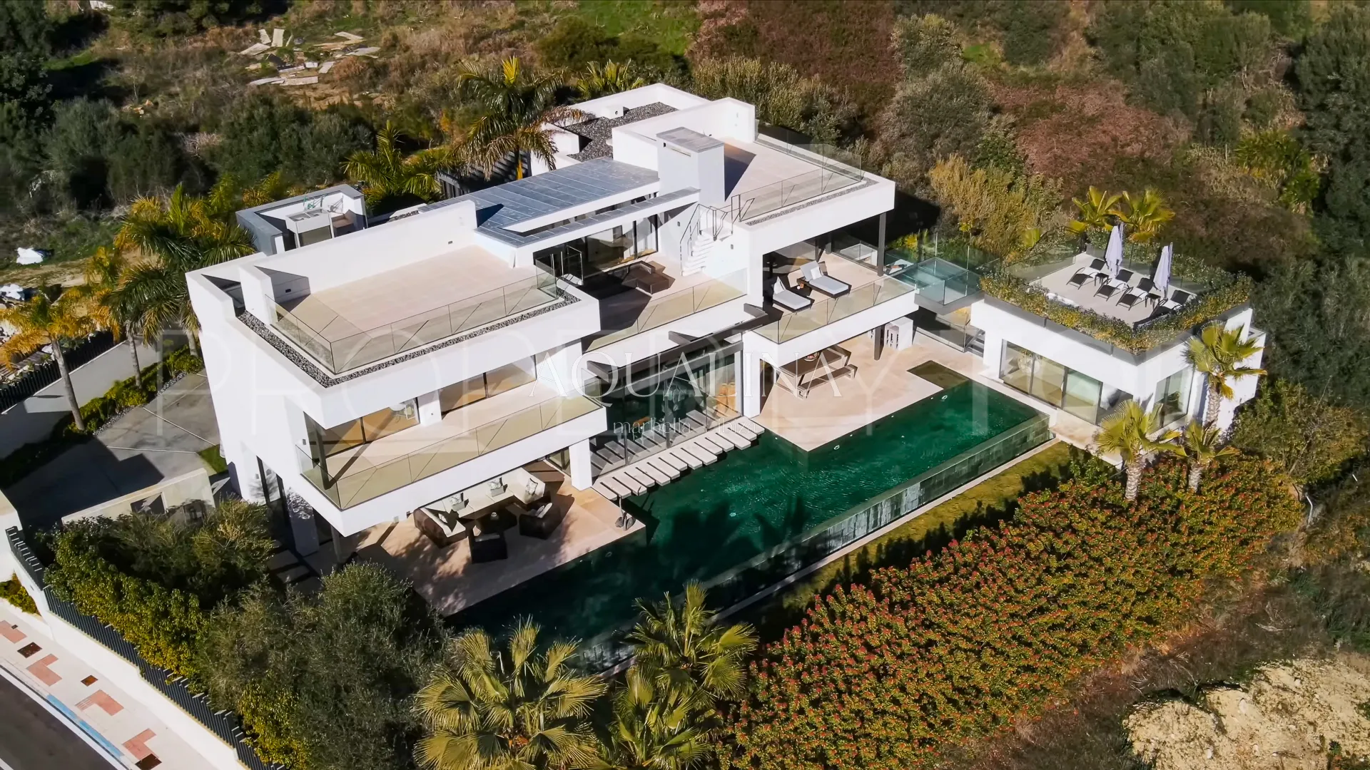 Villa for sale in Las Lomas del Marbella Club