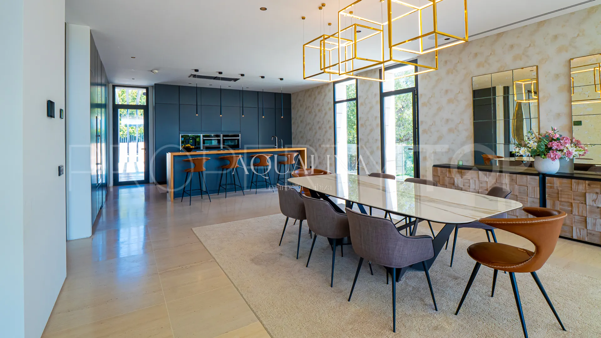 Villa for sale in Las Lomas del Marbella Club
