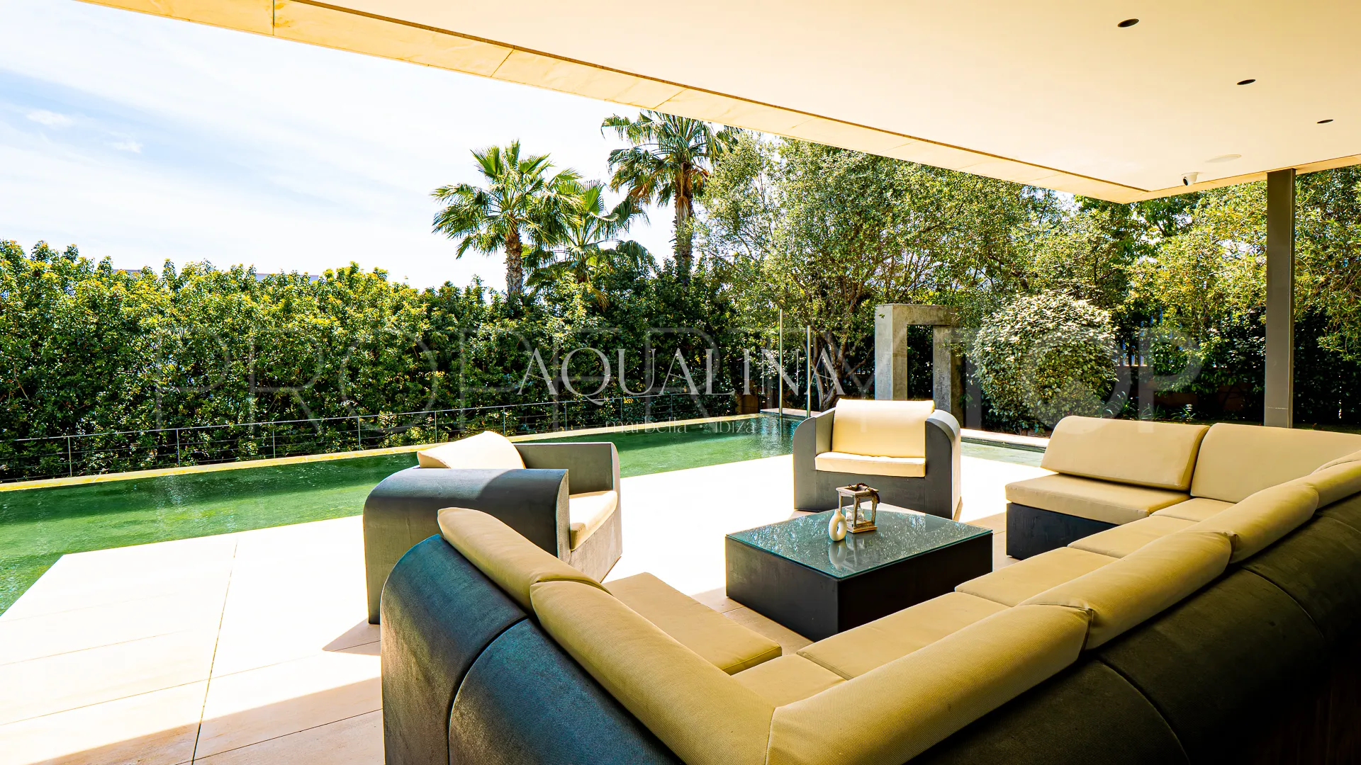 Villa for sale in Las Lomas del Marbella Club