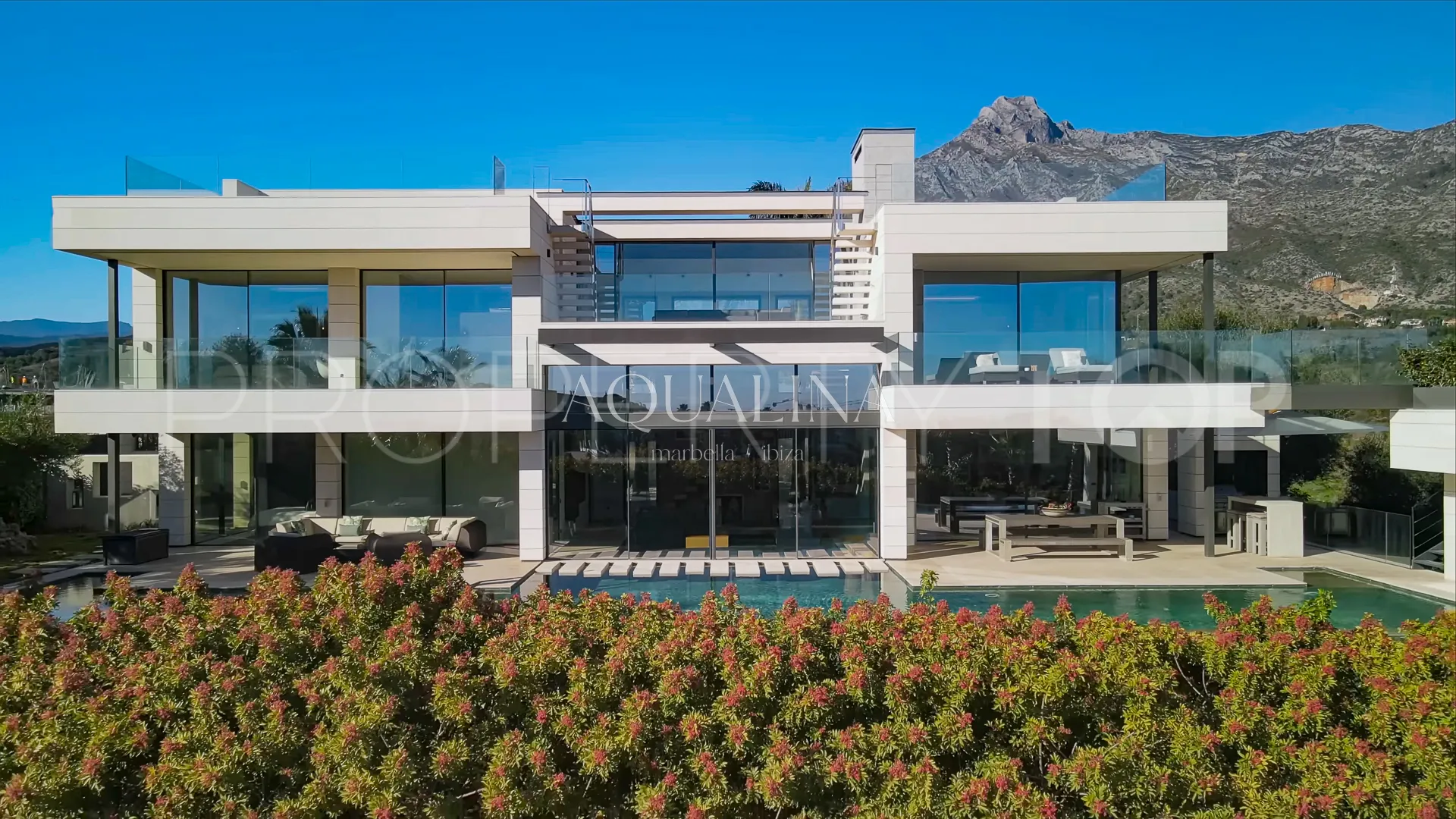 Villa for sale in Las Lomas del Marbella Club