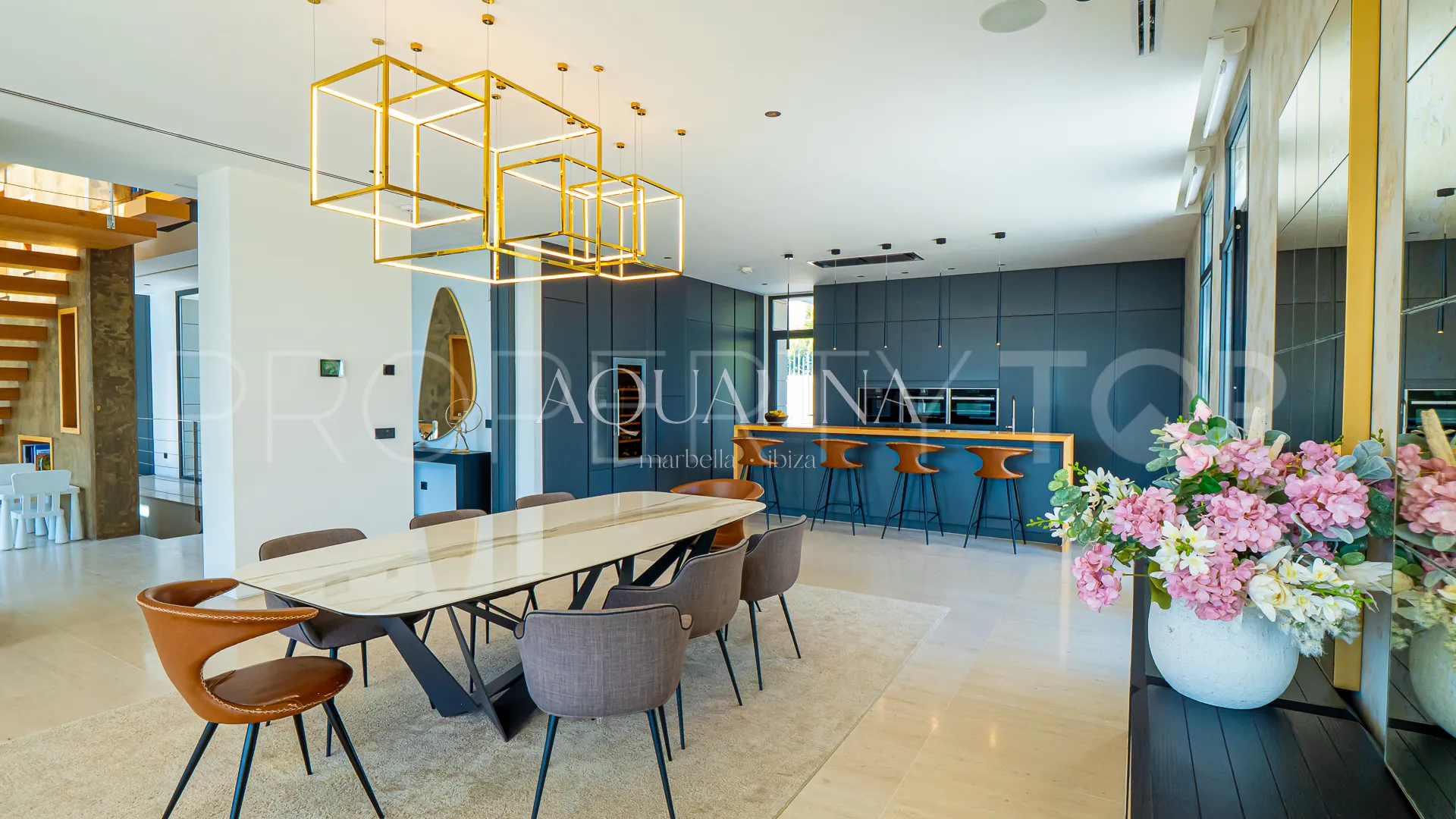 Villa for sale in Las Lomas del Marbella Club