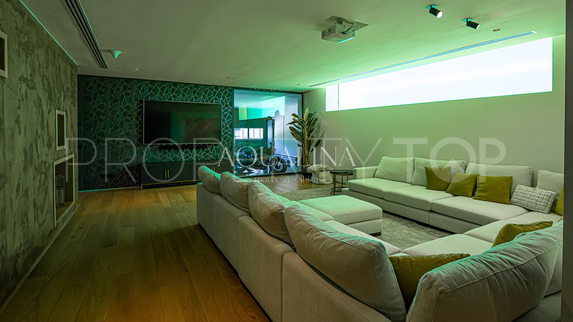 Villa for sale in Las Lomas del Marbella Club