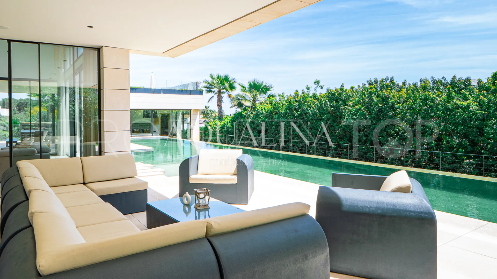 Villa for sale in Las Lomas del Marbella Club