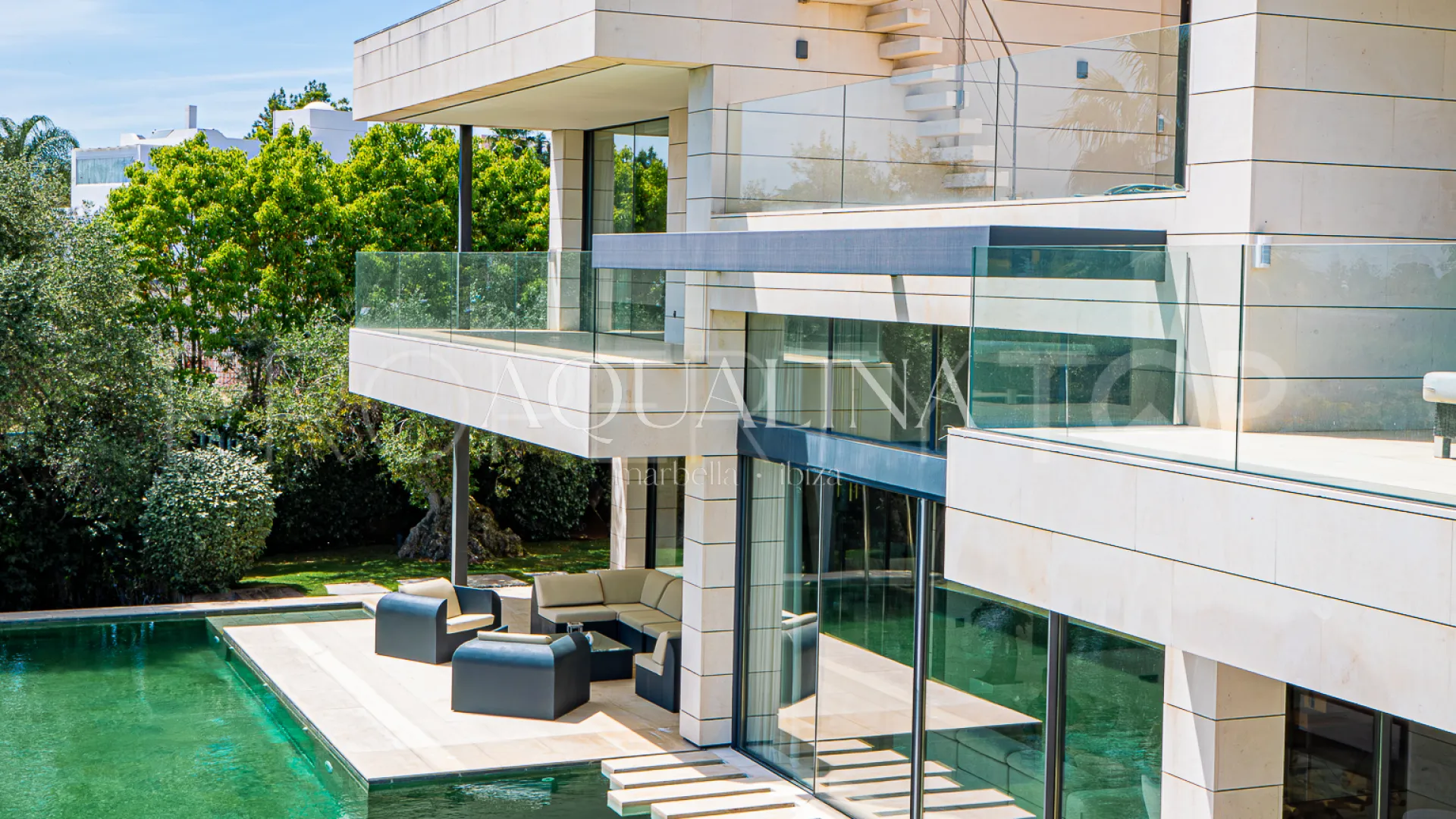Villa for sale in Las Lomas del Marbella Club
