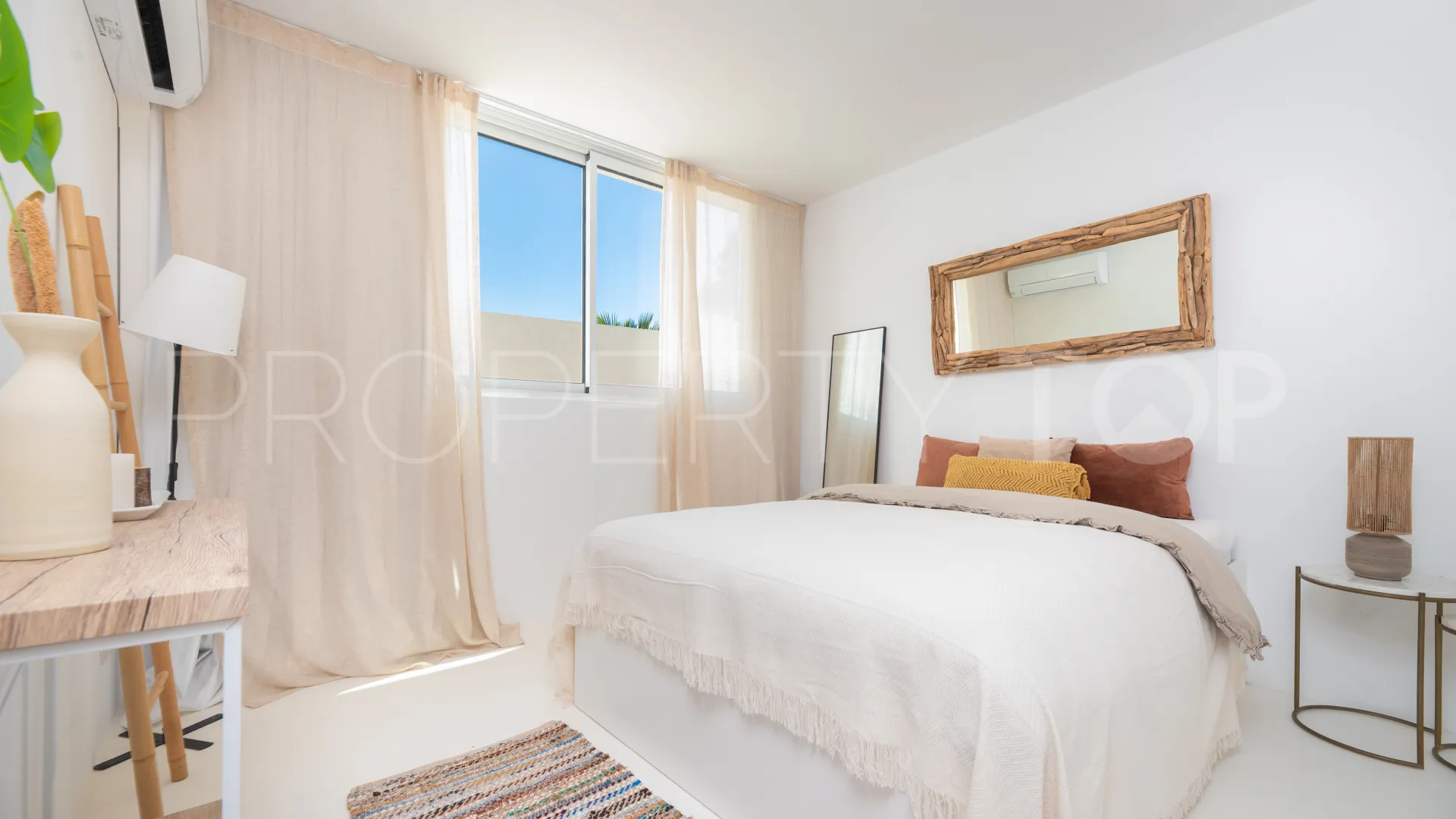 Villa for sale in San José with 4 bedrooms