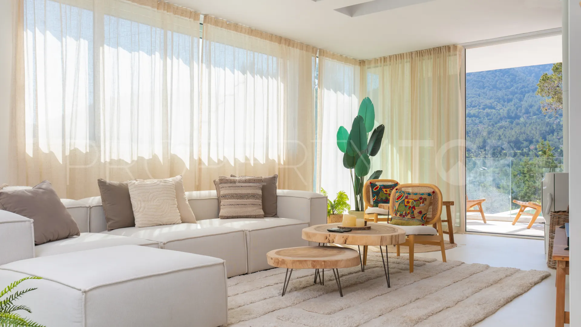Villa for sale in San José with 4 bedrooms
