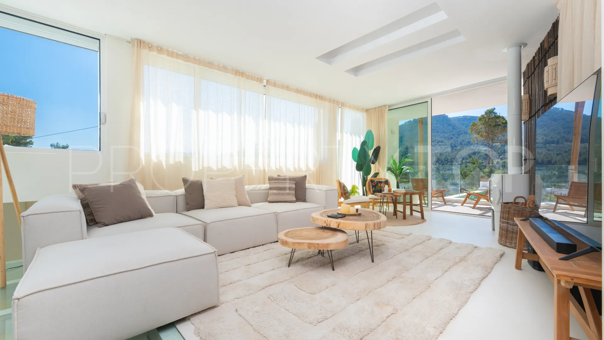 Villa for sale in San José with 4 bedrooms