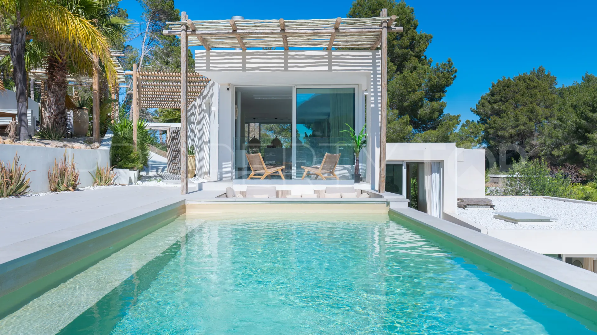 Villa for sale in San José with 4 bedrooms