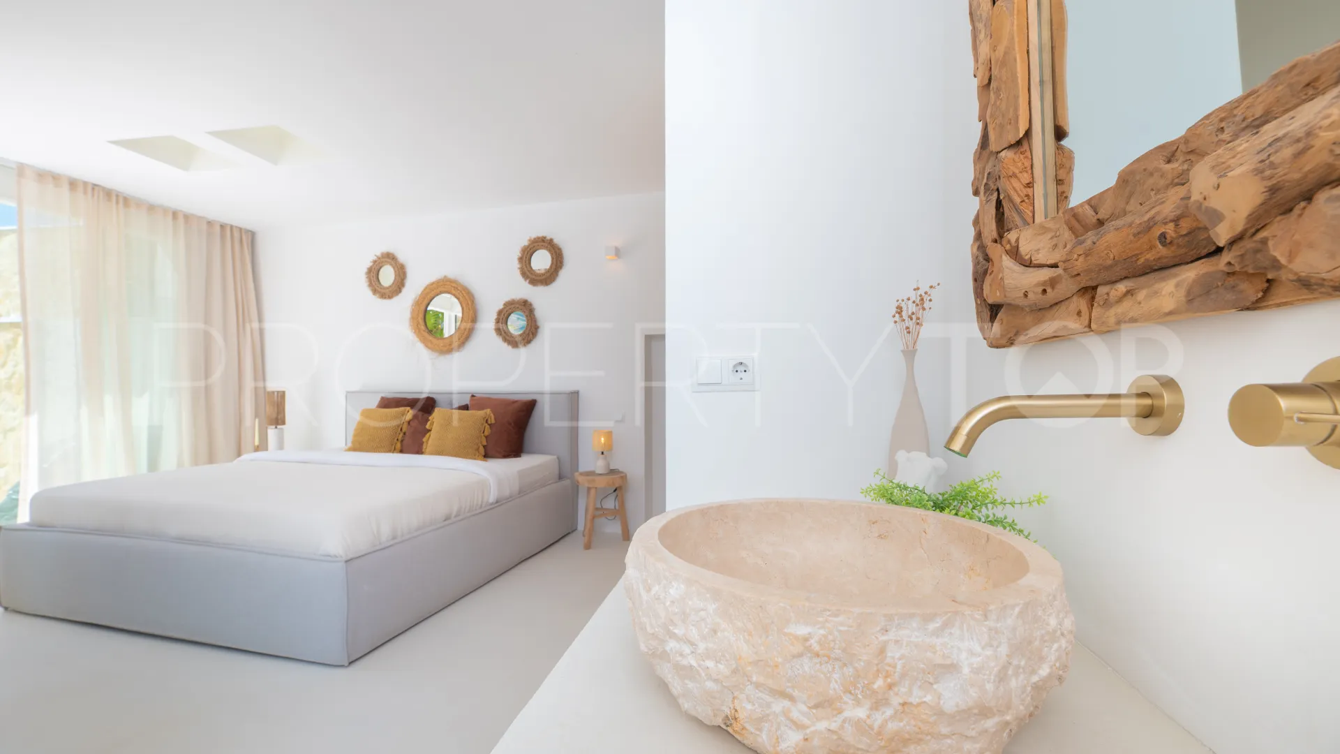 Villa for sale in San José with 4 bedrooms