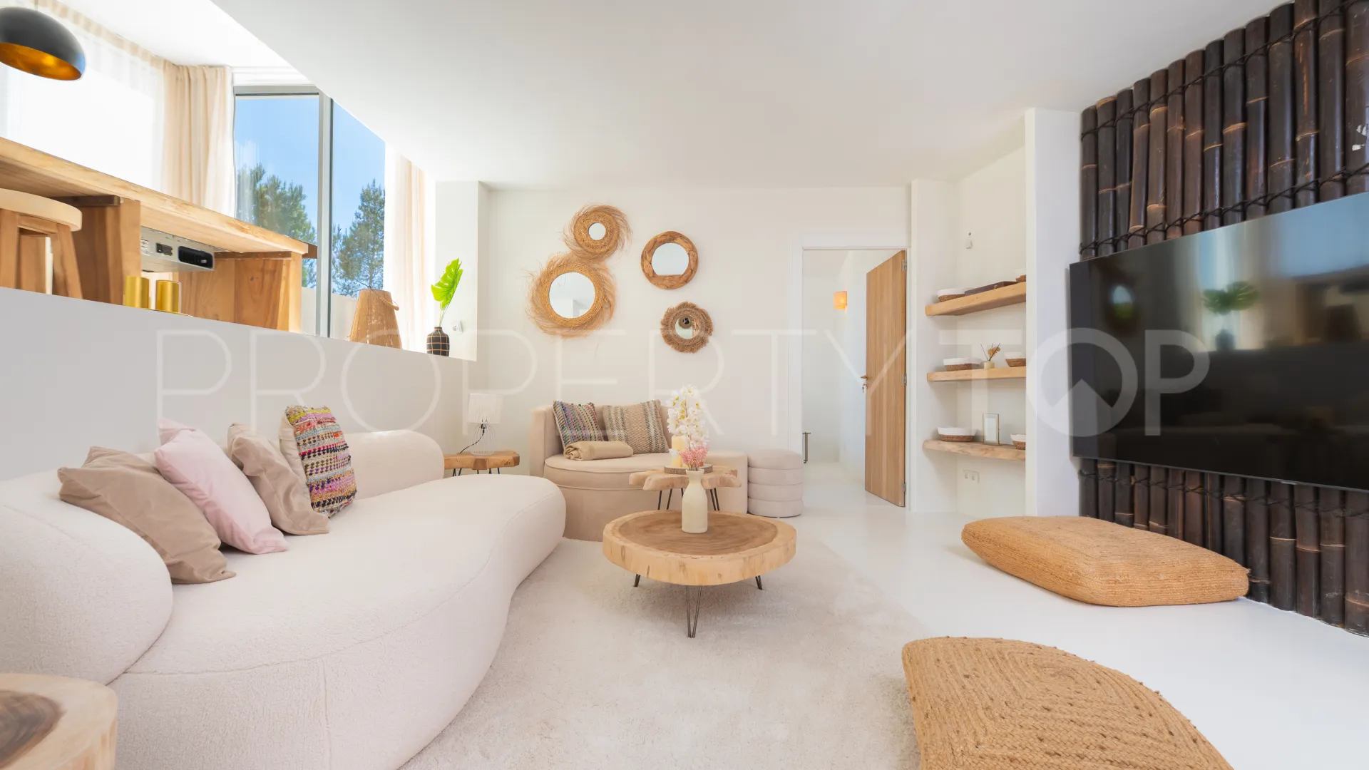 Villa for sale in San José with 4 bedrooms