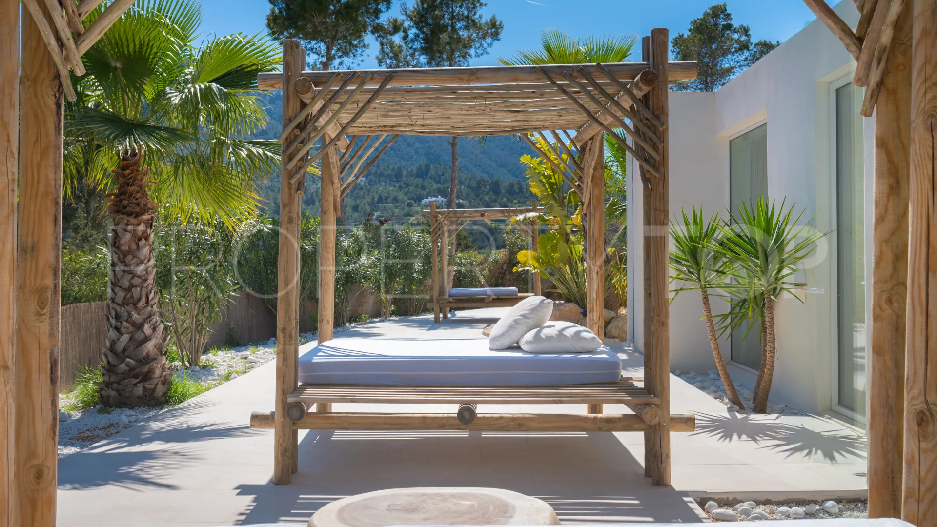 Villa for sale in San José with 4 bedrooms
