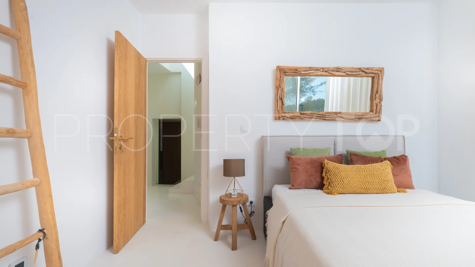 Villa for sale in San José with 4 bedrooms