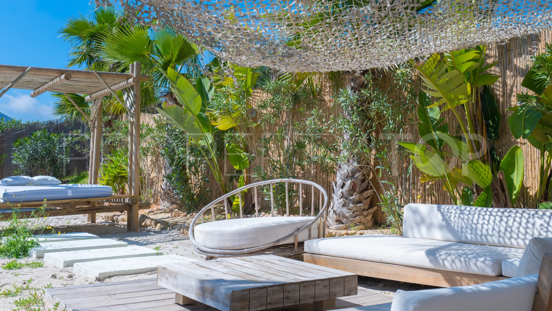 Villa for sale in San José with 4 bedrooms