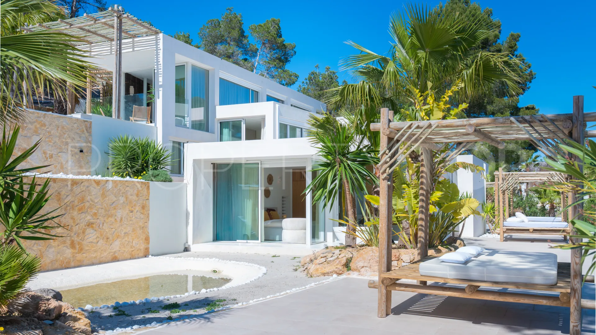 Villa for sale in San José with 4 bedrooms