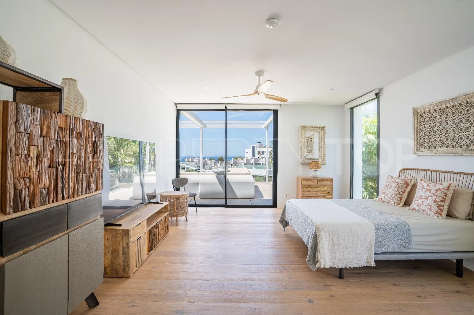 5 bedrooms villa in Marbella for sale