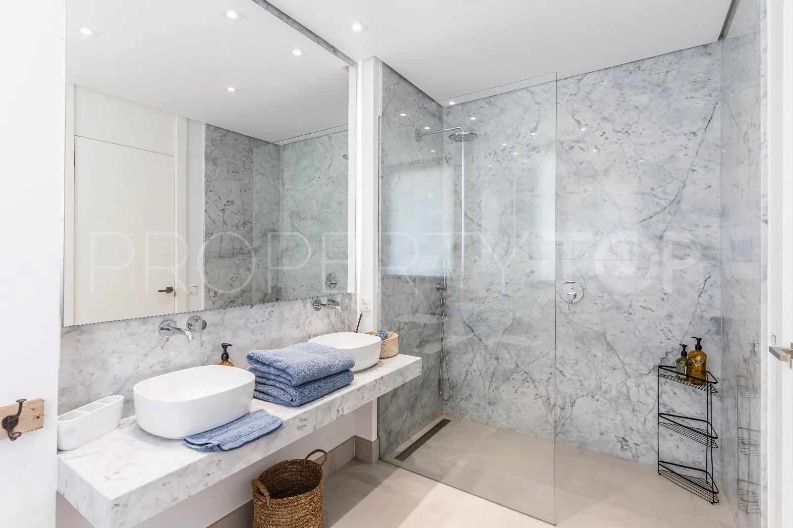 5 bedrooms villa in Marbella for sale