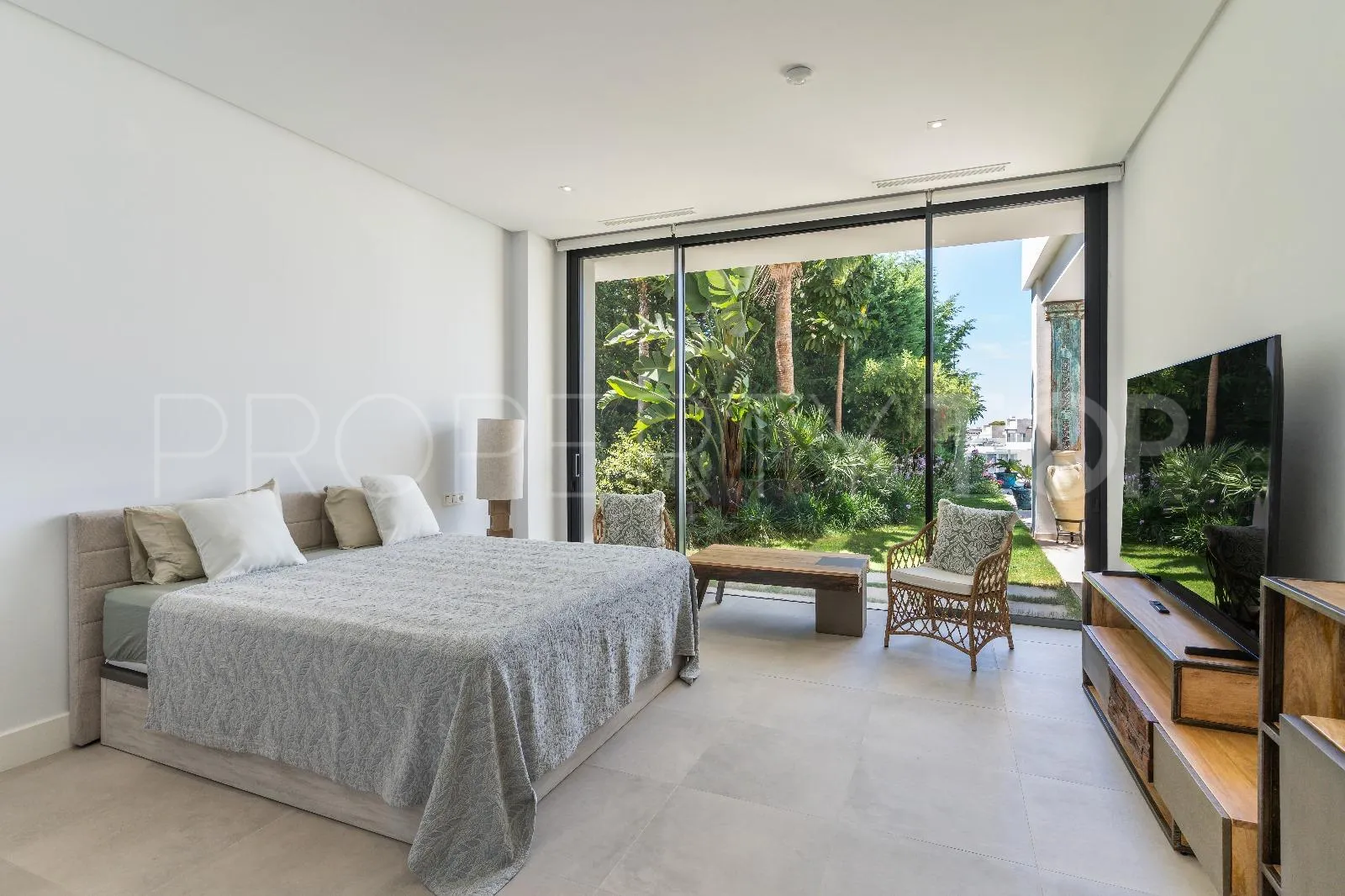 5 bedrooms villa in Marbella for sale