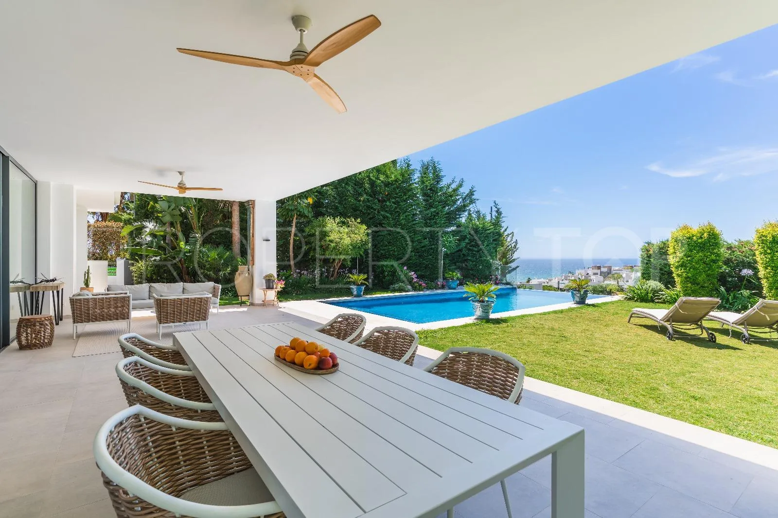 5 bedrooms villa in Marbella for sale