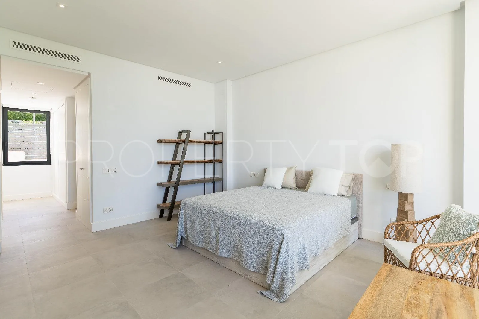 5 bedrooms villa in Marbella for sale