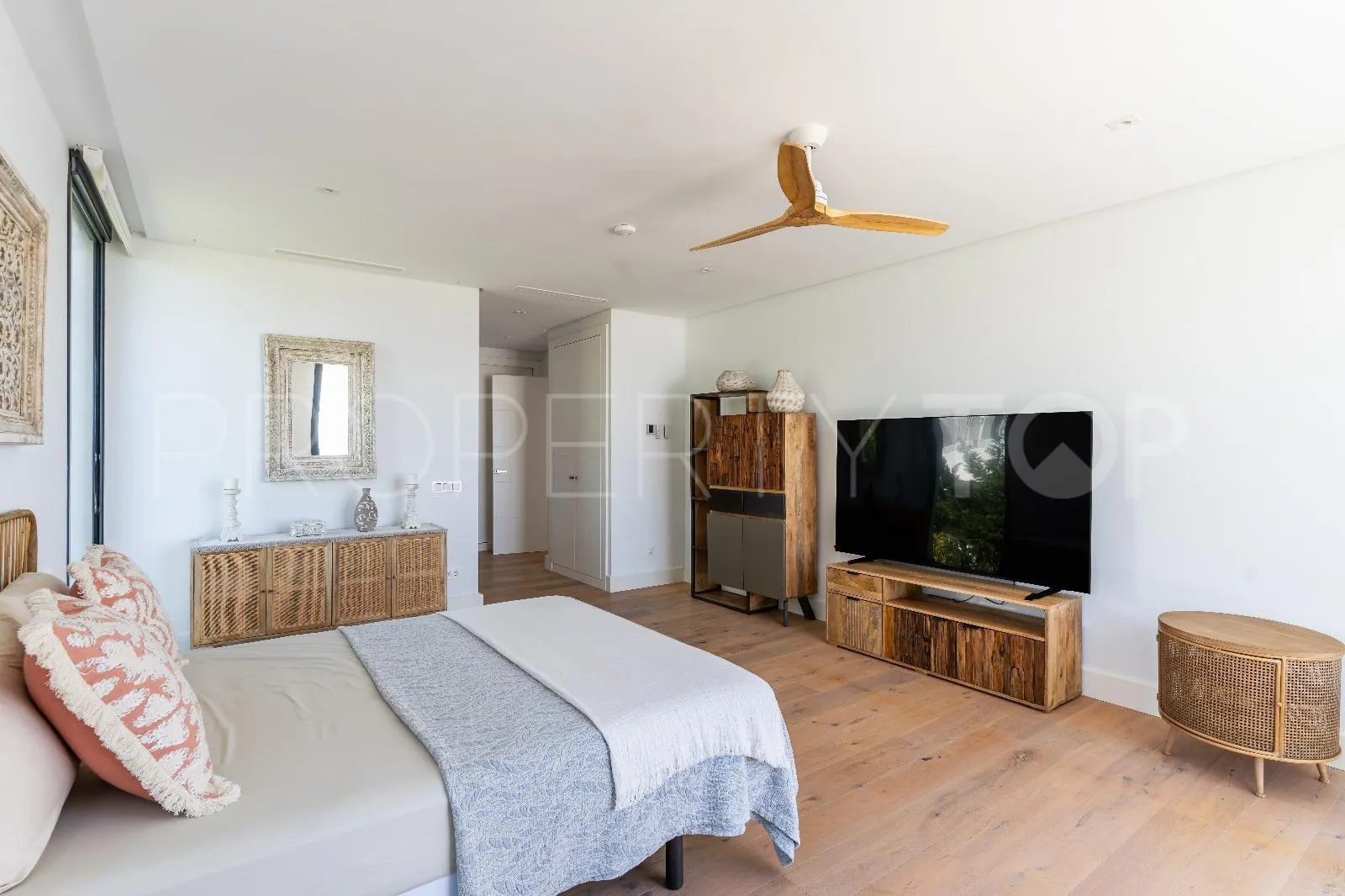 5 bedrooms villa in Marbella for sale