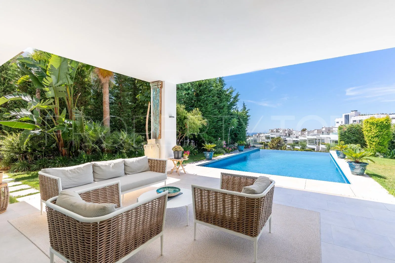 5 bedrooms villa in Marbella for sale
