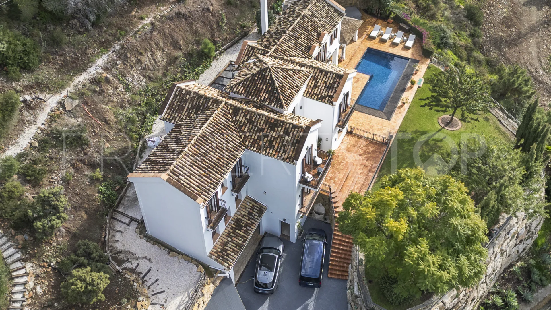 El Madroñal villa for sale