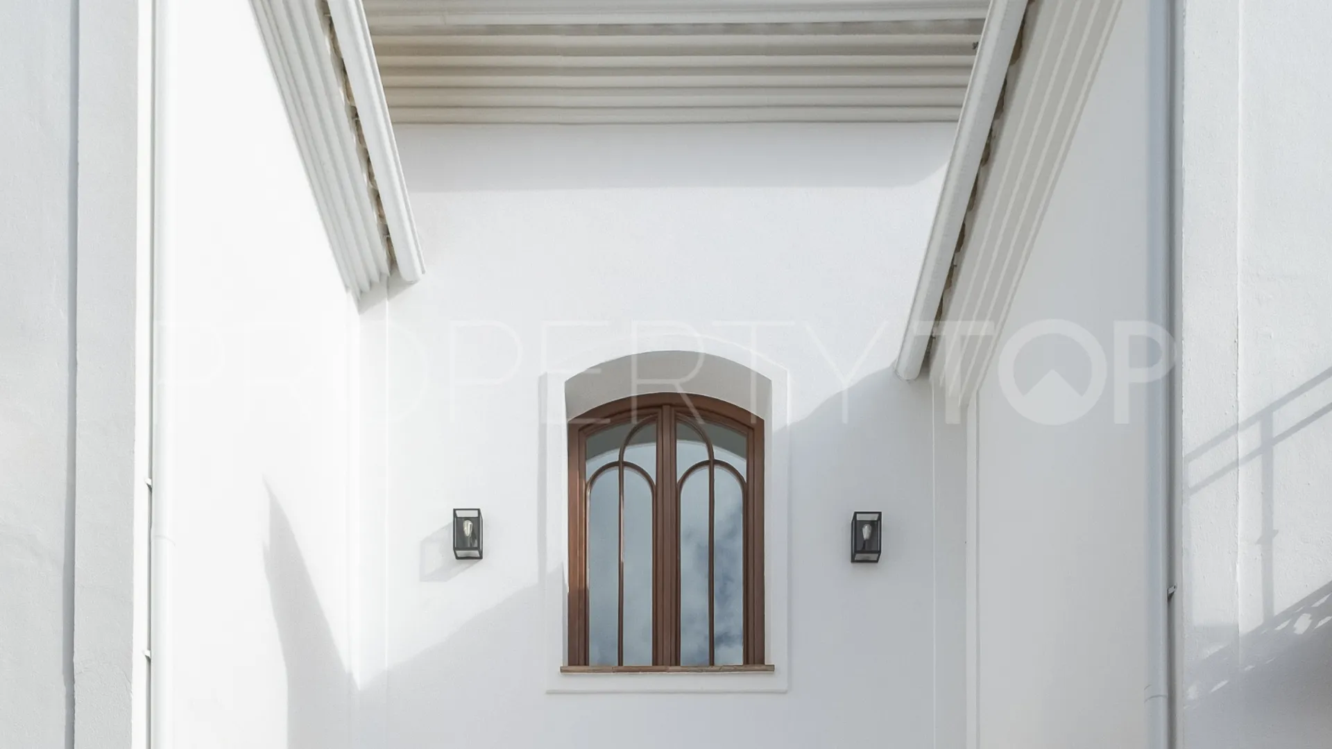 El Madroñal villa for sale