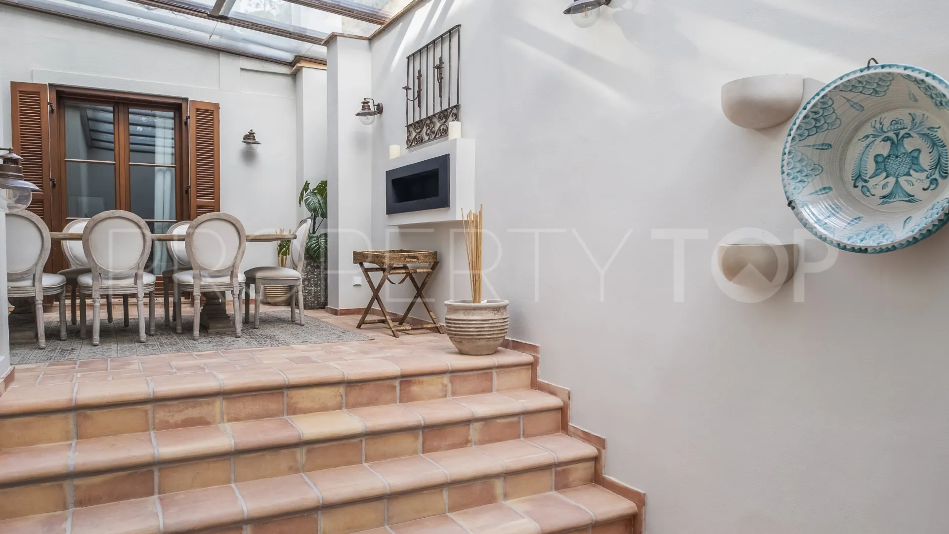 El Madroñal villa for sale