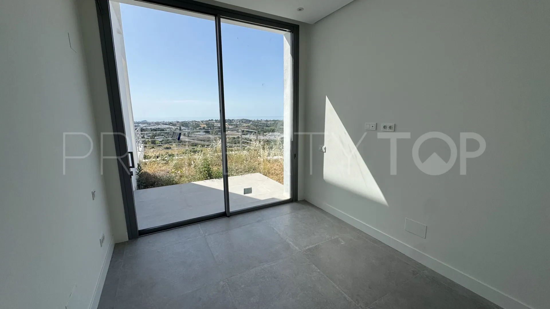 Se vende villa con 5 dormitorios en Puerto del Capitan