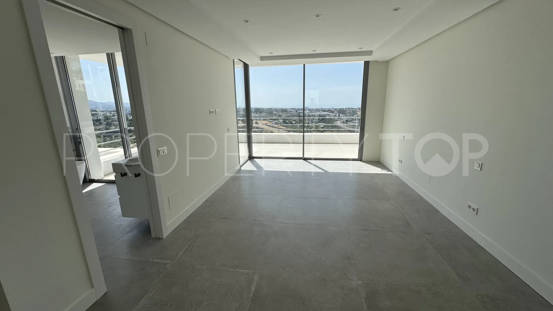 Se vende villa con 5 dormitorios en Puerto del Capitan