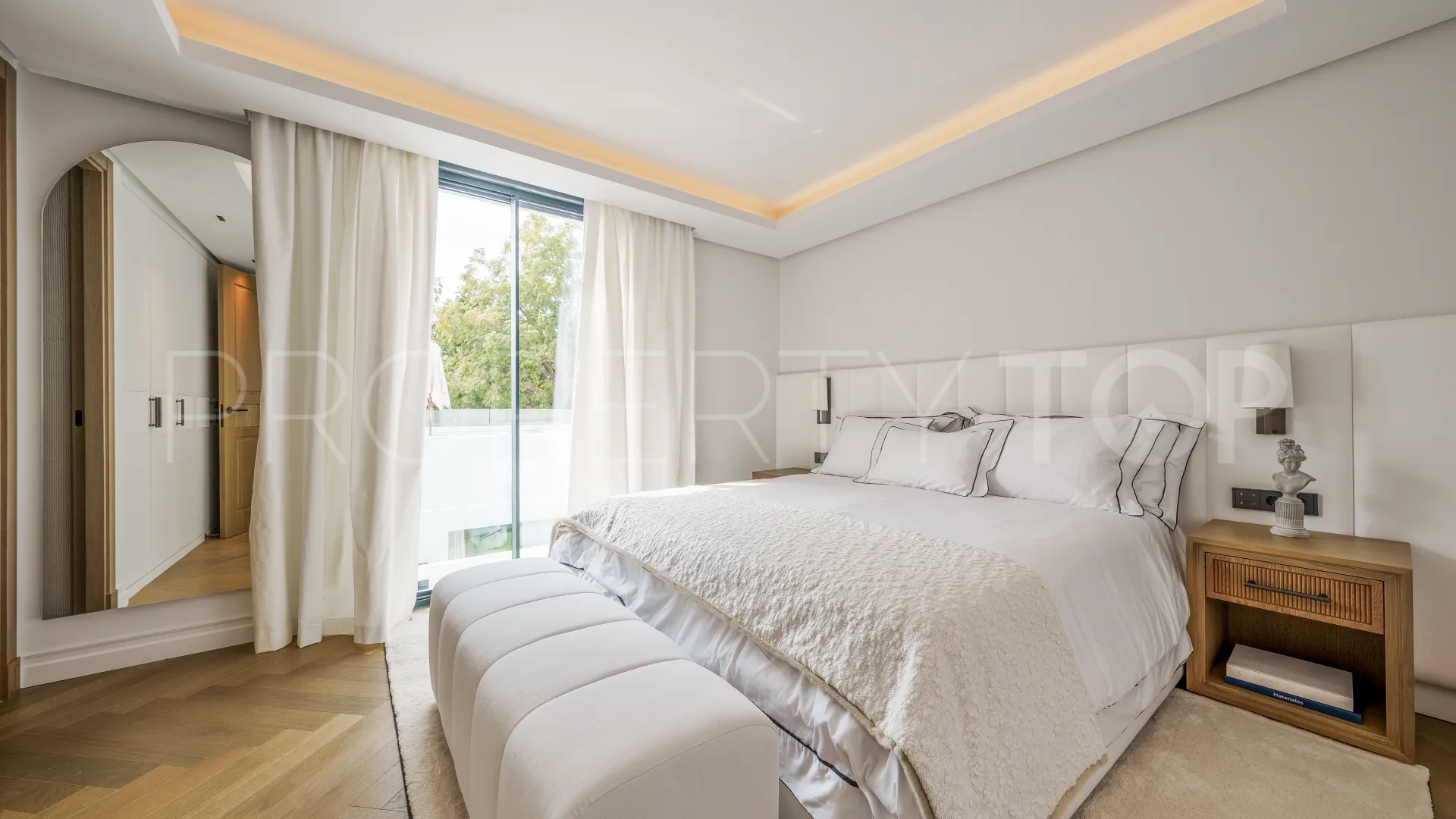 For sale Las Brisas 5 bedrooms chalet