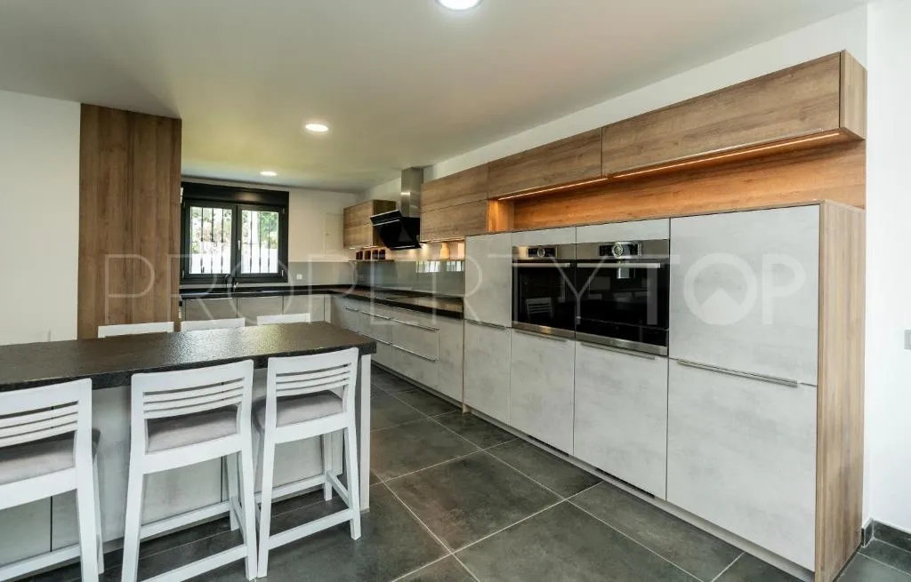 For sale Nueva Andalucia villa
