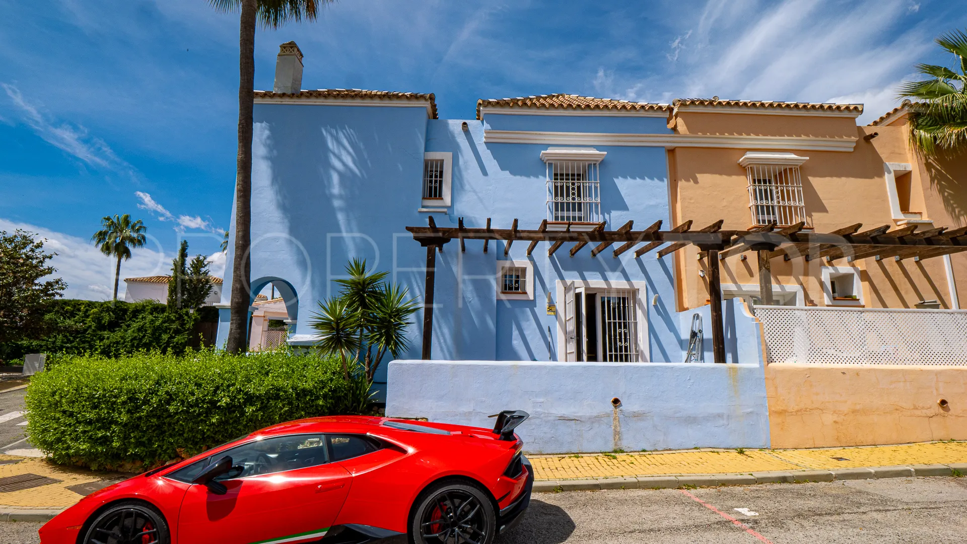 Pareado en venta en Aloha Lake Village de 2 dormitorios