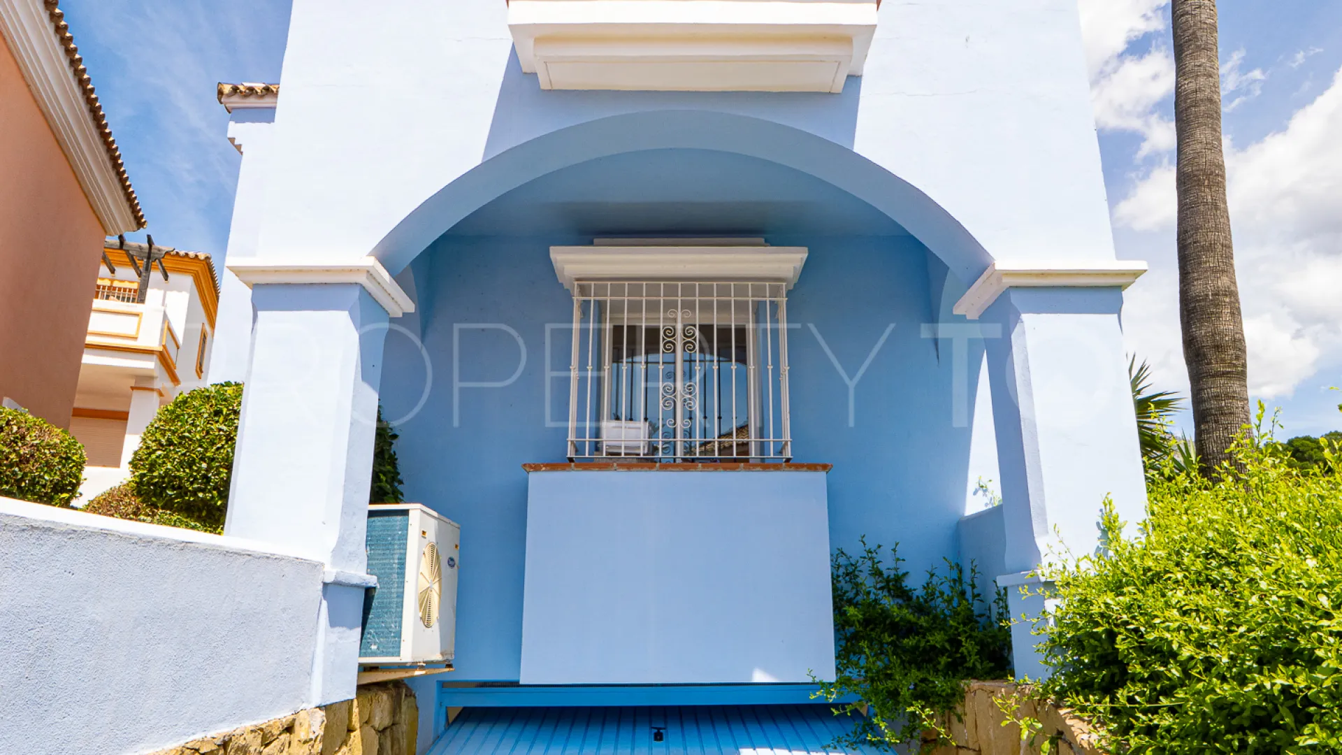 Pareado en venta en Aloha Lake Village de 2 dormitorios