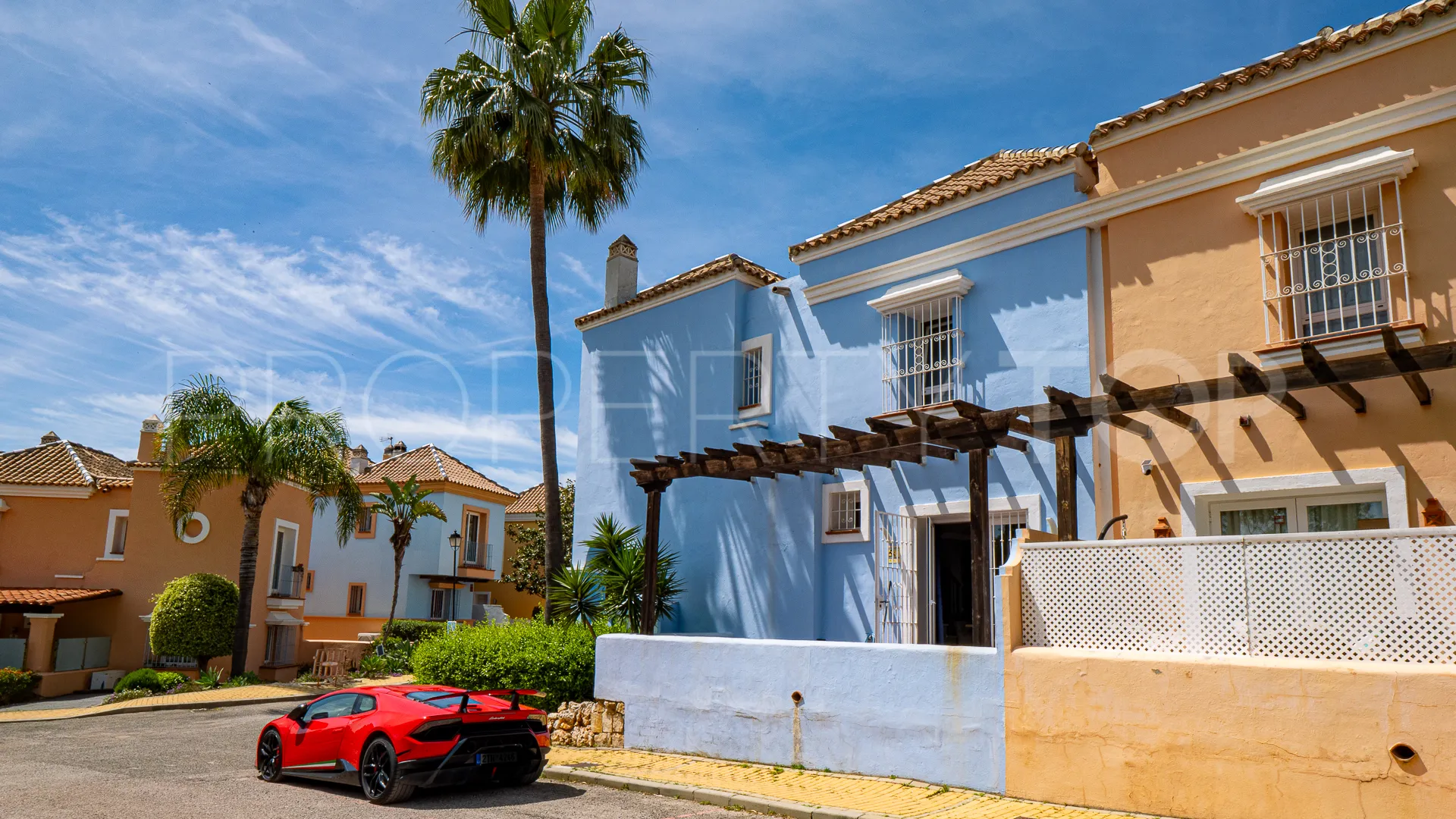 Pareado en venta en Aloha Lake Village de 2 dormitorios