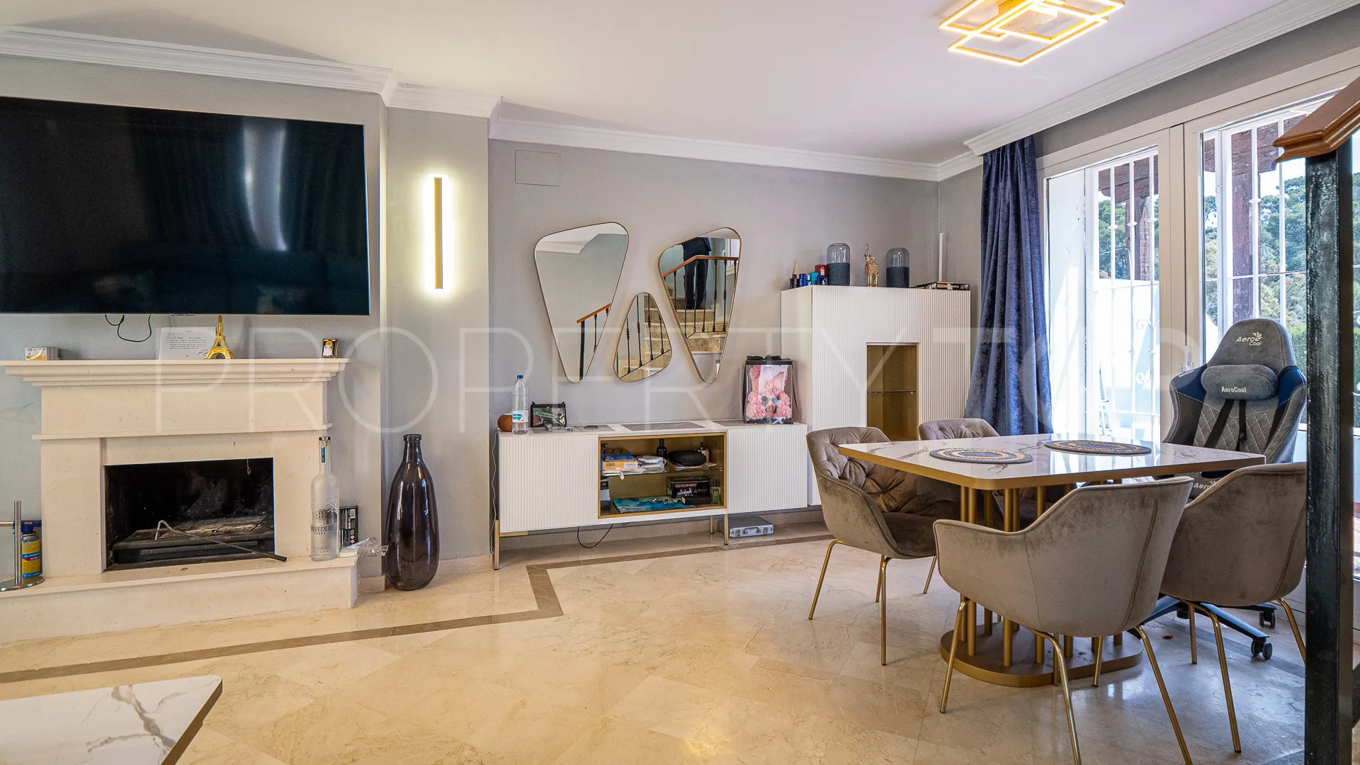 Pareado en venta en Aloha Lake Village de 2 dormitorios