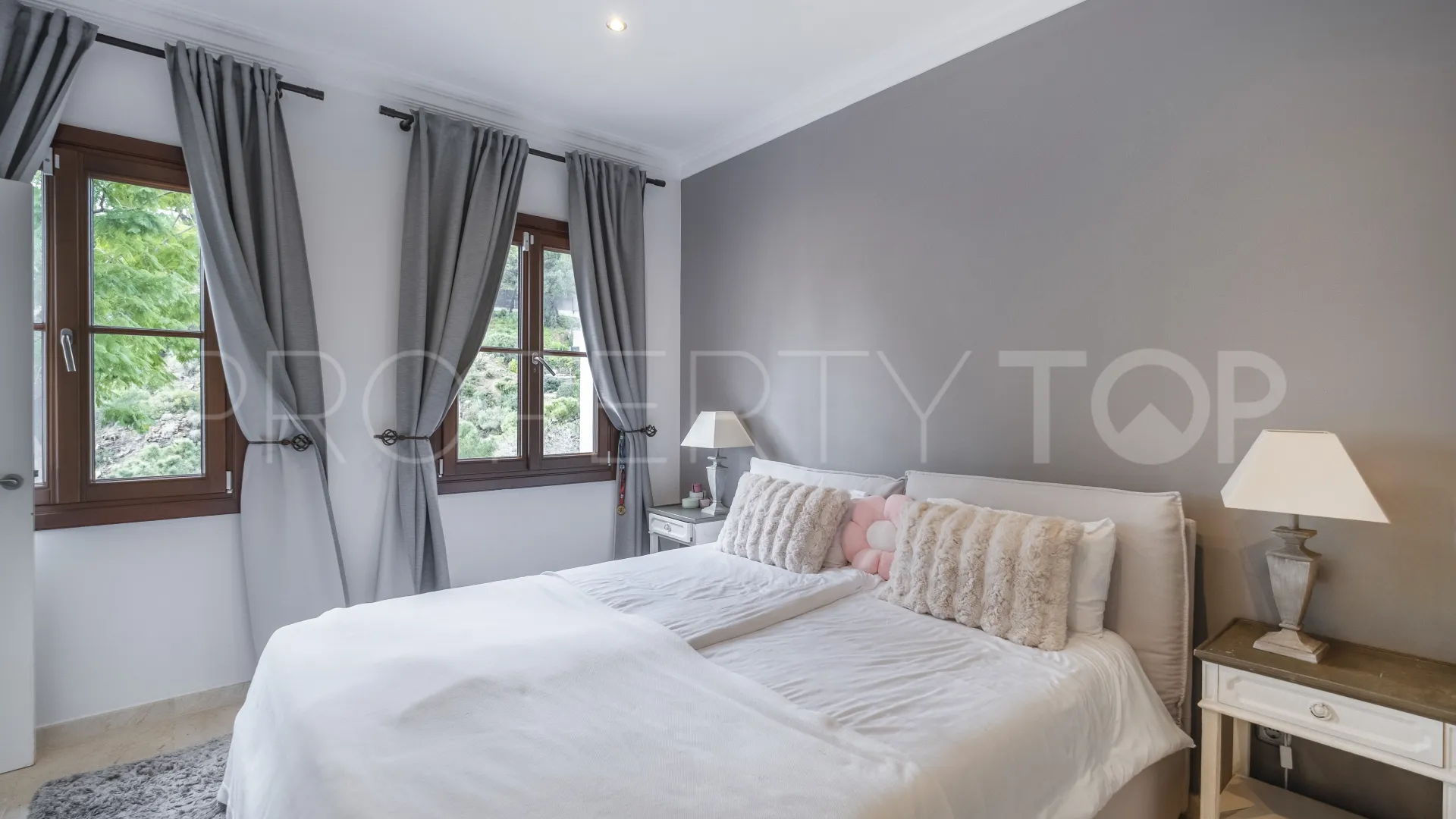 For sale villa with 6 bedrooms in El Madroñal