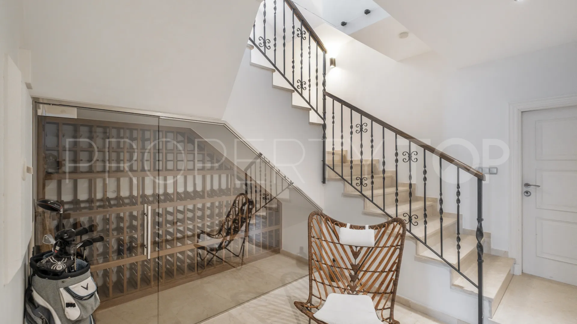 For sale villa with 6 bedrooms in El Madroñal