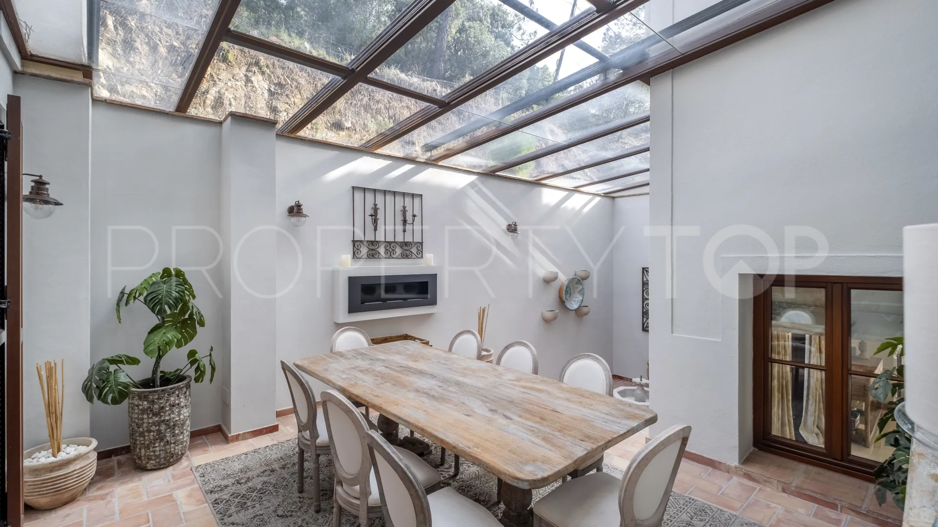 For sale villa with 6 bedrooms in El Madroñal