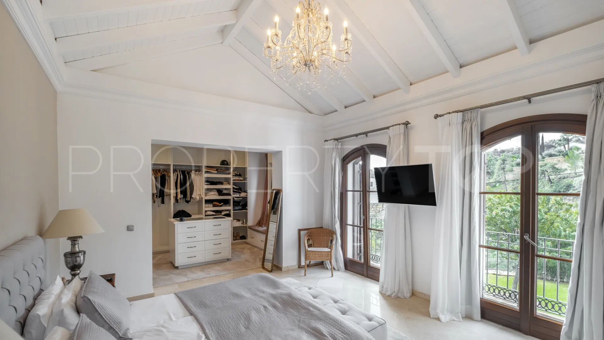 For sale villa with 6 bedrooms in El Madroñal