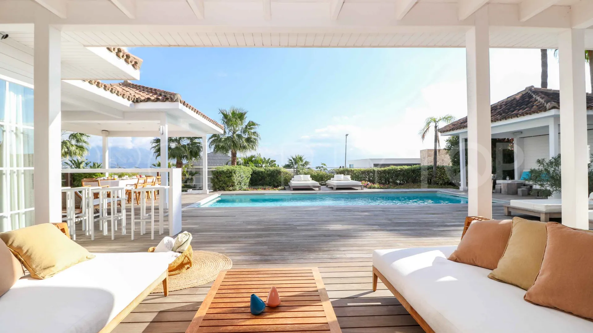 For sale villa in Benahavis with 4 bedrooms