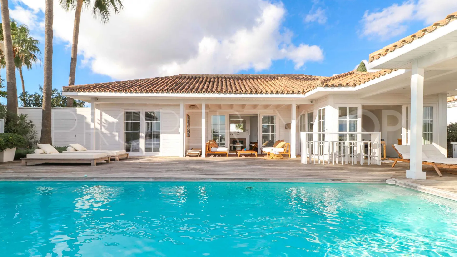 For sale villa in Benahavis with 4 bedrooms
