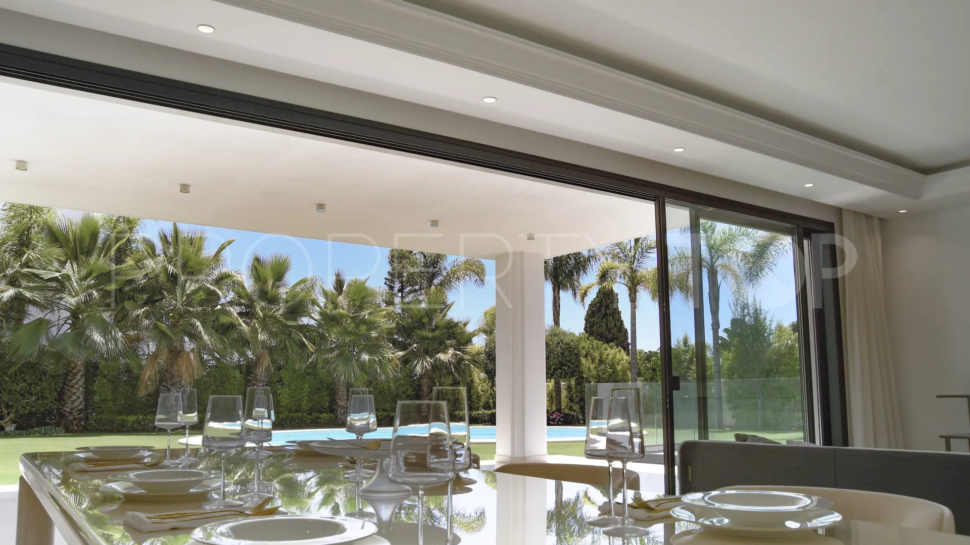 Villa for sale in Las Lomas de Marbella with 6 bedrooms